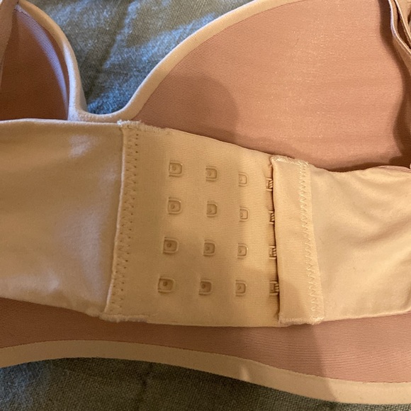 Like new Enbliss Stay Put Wireless Strapless Bra - Picture 4 of 5